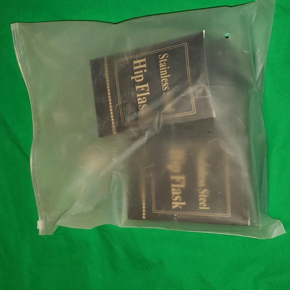 5 Stainless Steel Hip Flasks with 5 Steel Funnels New In Box - Picture 7 of 7